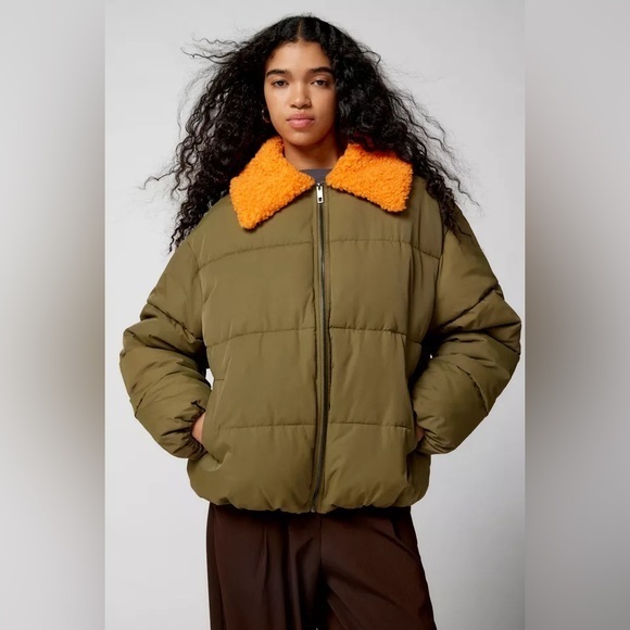Urban Outfitters Duckie Faux Shearling Collar
Puffer Jacket size Large - Picture 1 of 12